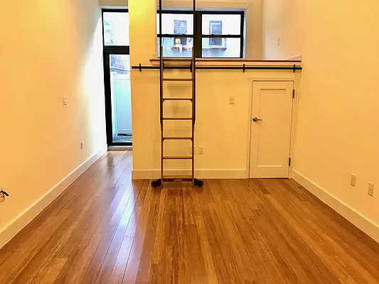 Rented by NY Space Finders Inc. | media 52