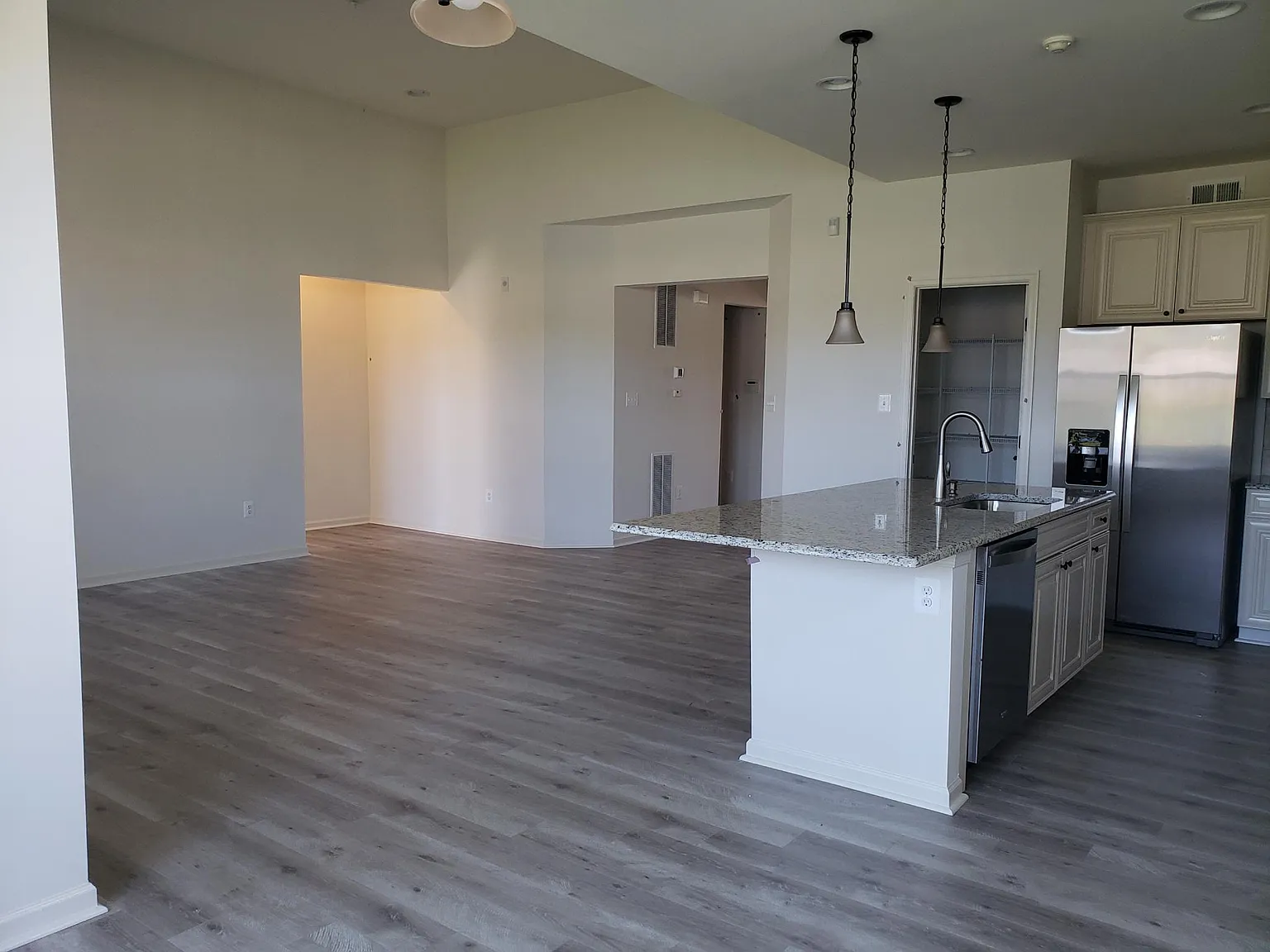 3 bed, $2,500 — Photo 4