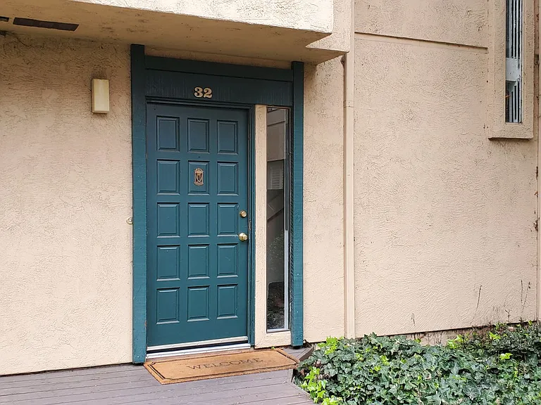 570 Peach St #32 — Photo 3