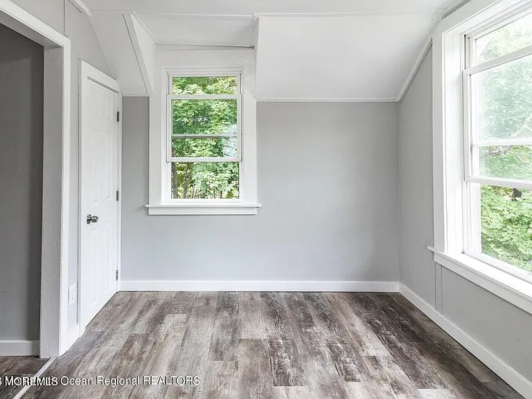 306 Henley Ave #B — Photo 6