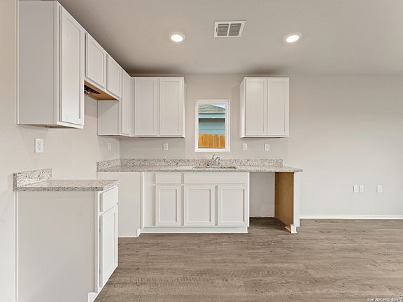 4th image of 1426 Outrigger Way