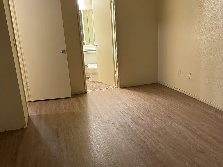 5608 Blackoak Ct — Photo 2