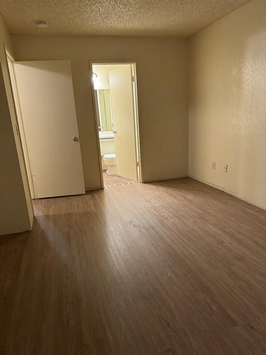 Building Photo - 5608 Blackoak Ct