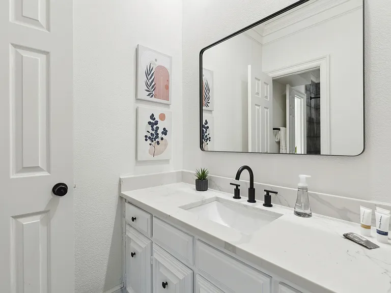 7001 Marchman Way — Photo 32