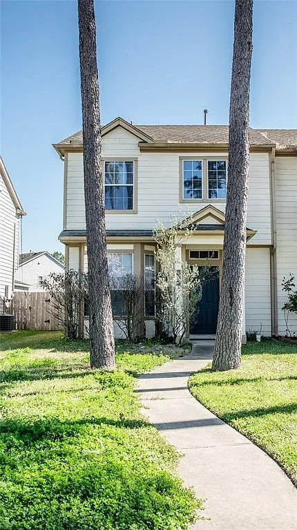 3 bed, 2.5 bath, 1160 sqft, $1,700 — Photo 3