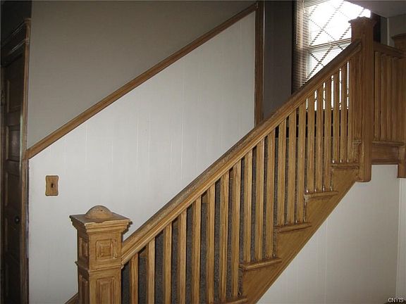 3rd image of 714 Stolp Ave