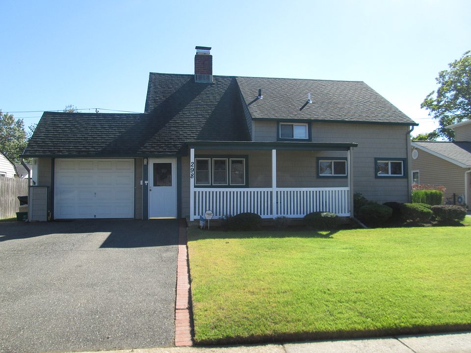 1st image of 298 Duck Pond Dr S