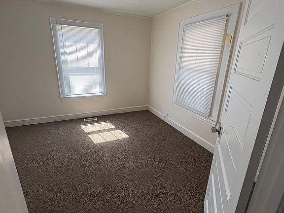 4th image of 521 Amos St