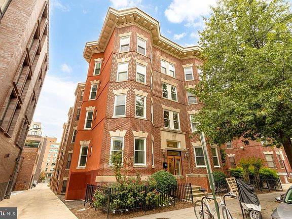 2nd image of 1418 W St NW APT 405