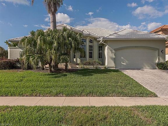 3rd image of 837 Banyan Ct