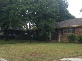 2101 Botts Dr, Arlington, TX 76012