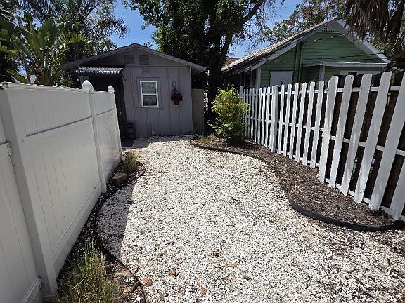 5th image of 1611 Ballard Park Dr #A