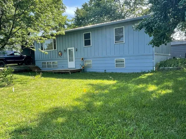 901 Willett St, Burlington, KS 66839