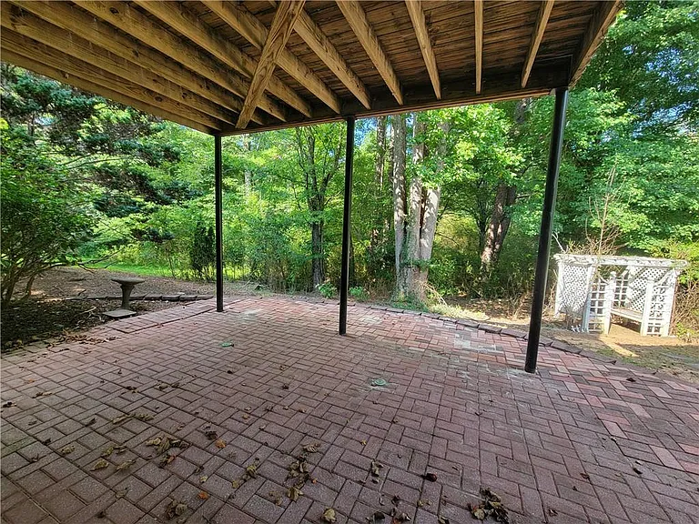 1325 Heatherton Rd — Photo 38