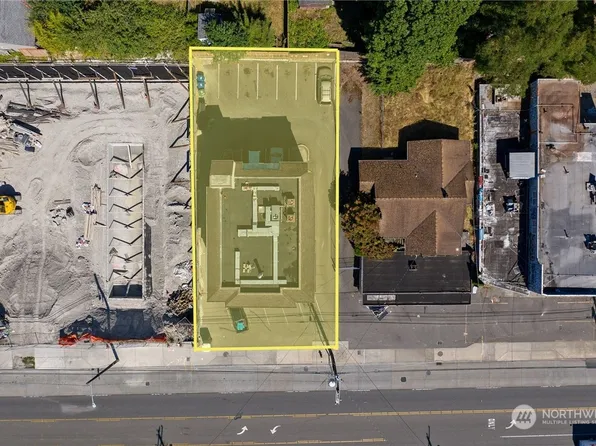 10532 Greenwood Avenue N, Seattle, WA 98133