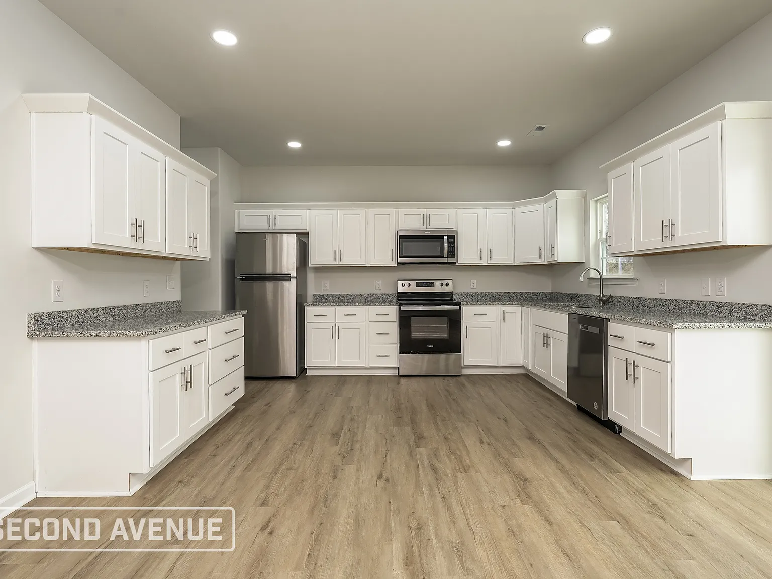 4 bed, 2.5 bath, 2032 sqft, $2,369 — Photo 3