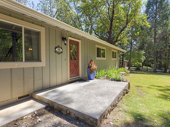 3rd image of 1740 Queens Branch Rd