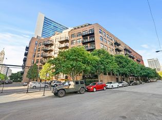 520 W Huron St APT 113, Chicago, IL 60654