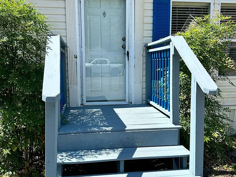 208 Casper Dr #4 — Photo 2