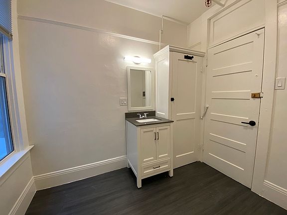 4th image of 668 Clay St #37