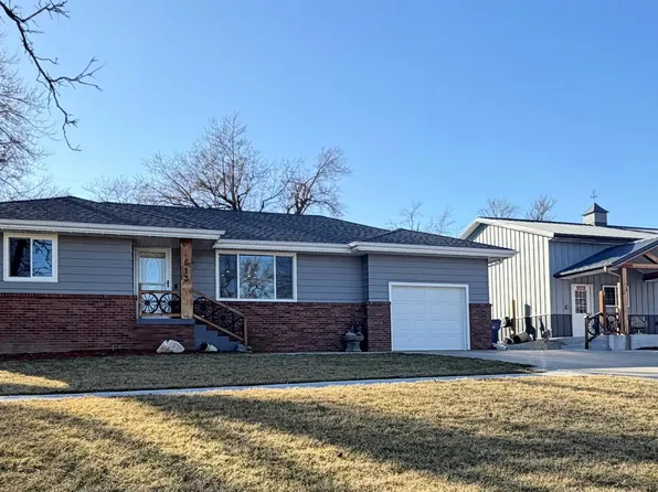 513 Main St, Louisville, NE 68037