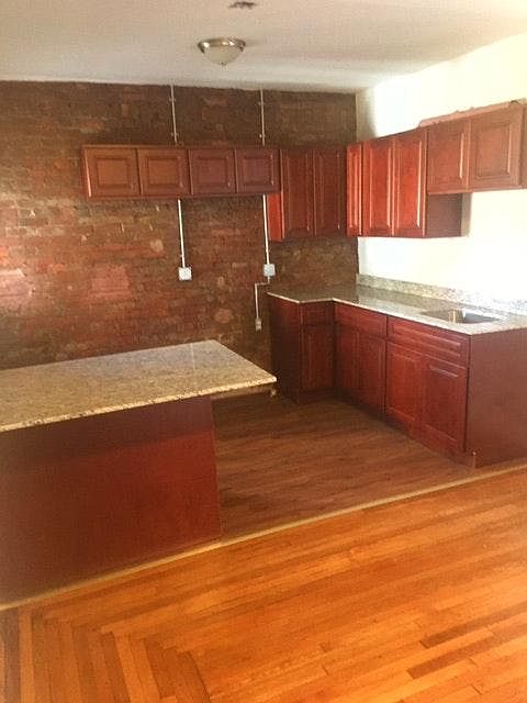 kitchen/living room