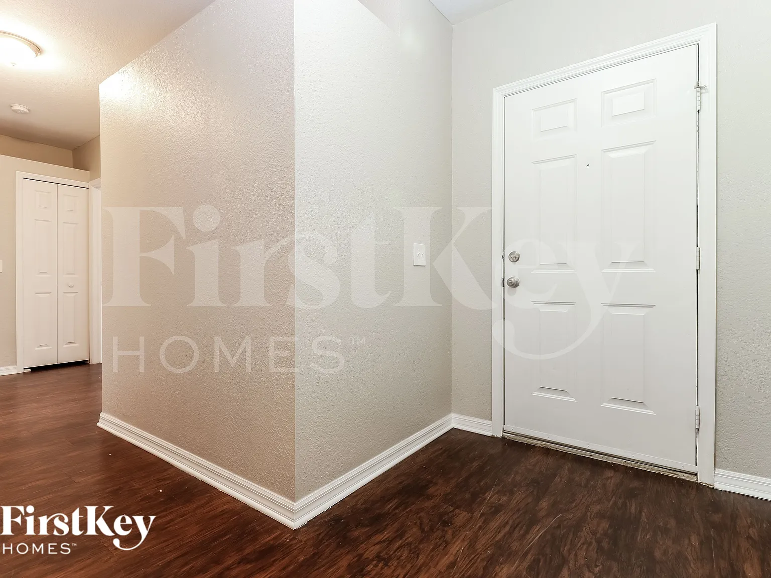 4 bed, 2.0 bath, 1400 sqft, $1,455 — Photo 2