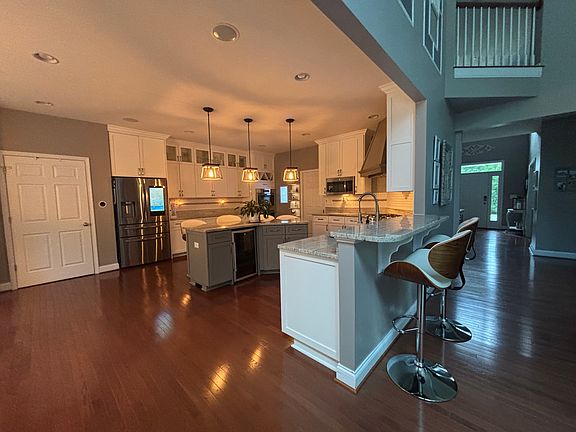 3rd image of 6100 Federal Oak Dr