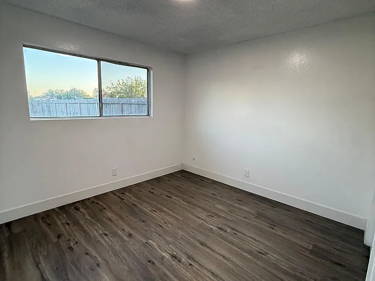 1410 Grayson Cir — Photo 5
