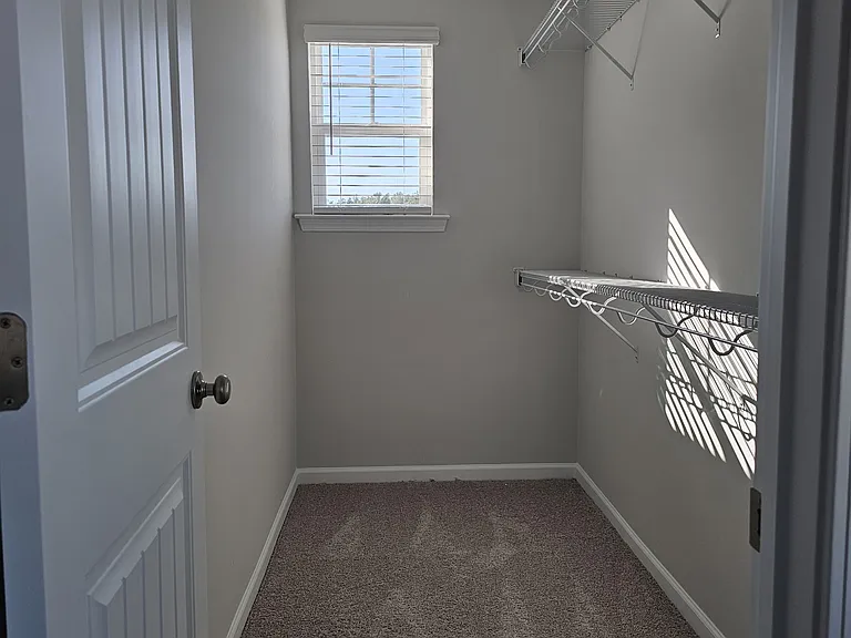 200 Justify Ave — Photo 11
