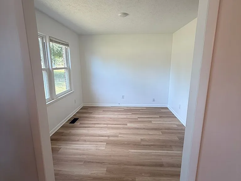 139 N Ingleside Dr — Photo 6