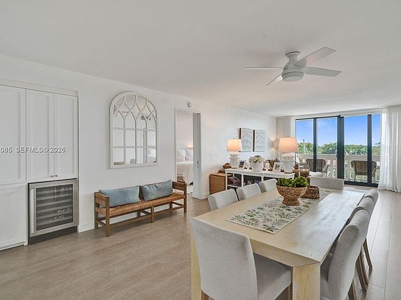 3rd image of 90 Edgewater Dr APT 625