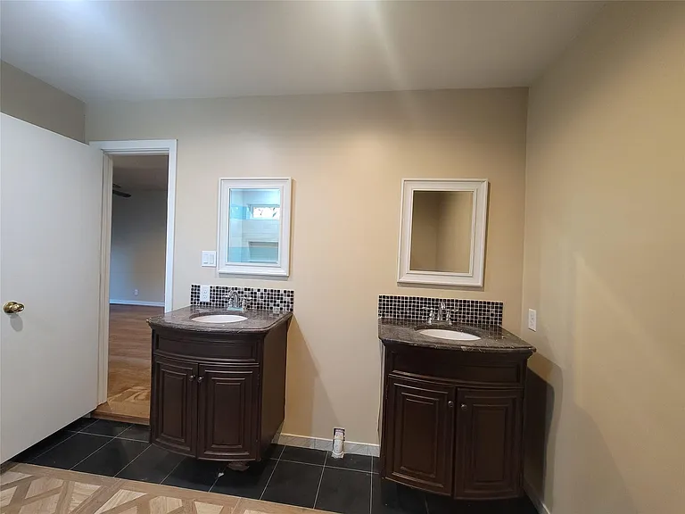 9718 Pine Lake Dr — Photo 6
