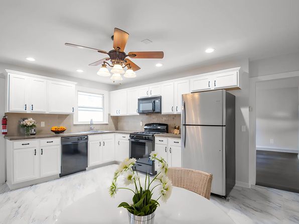111 Roosevelt St APT 2