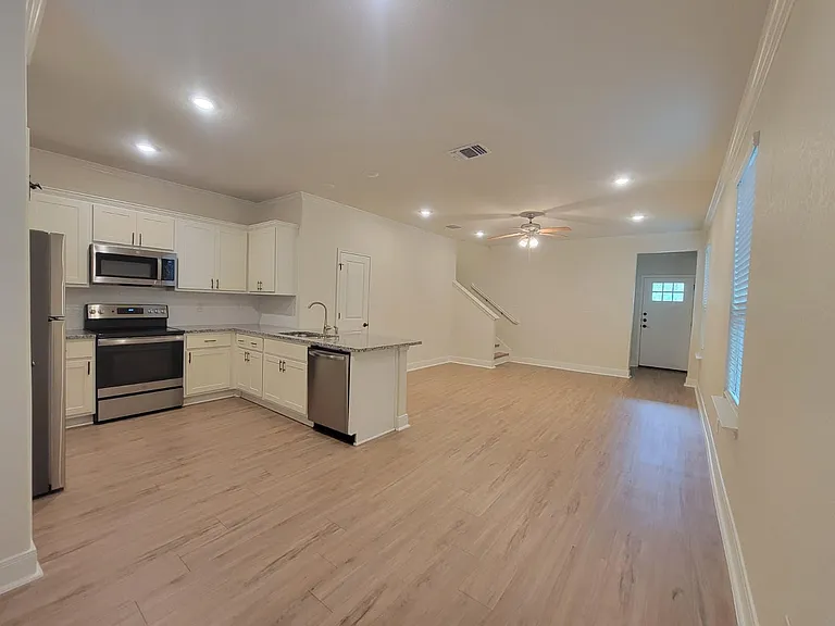 2318 Tulipwood Cv #101 — Photo 6