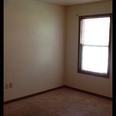 5th image of 210 S Silverwood Ln APT D