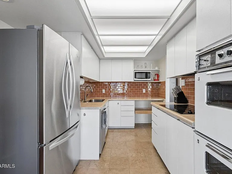 2323 N Central Ave #205 — Photo 3
