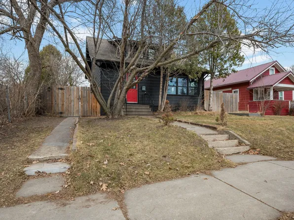 209 NE 8th St, Grand Rapids, MN 55744