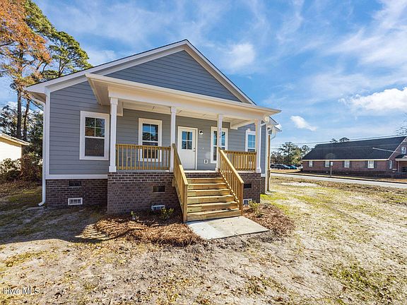 2nd image of 700 N Grace Avenue