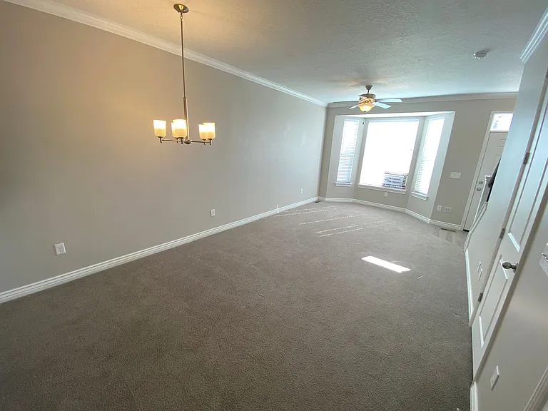 738 N 150 E — Photo 2