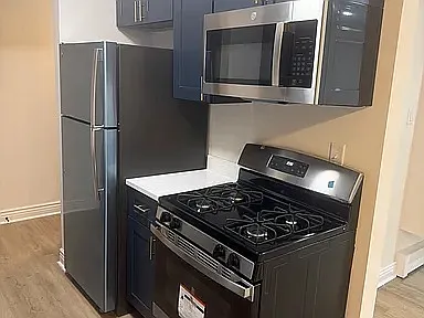 2 bed, 900 sqft, $2,200 — Photo 3