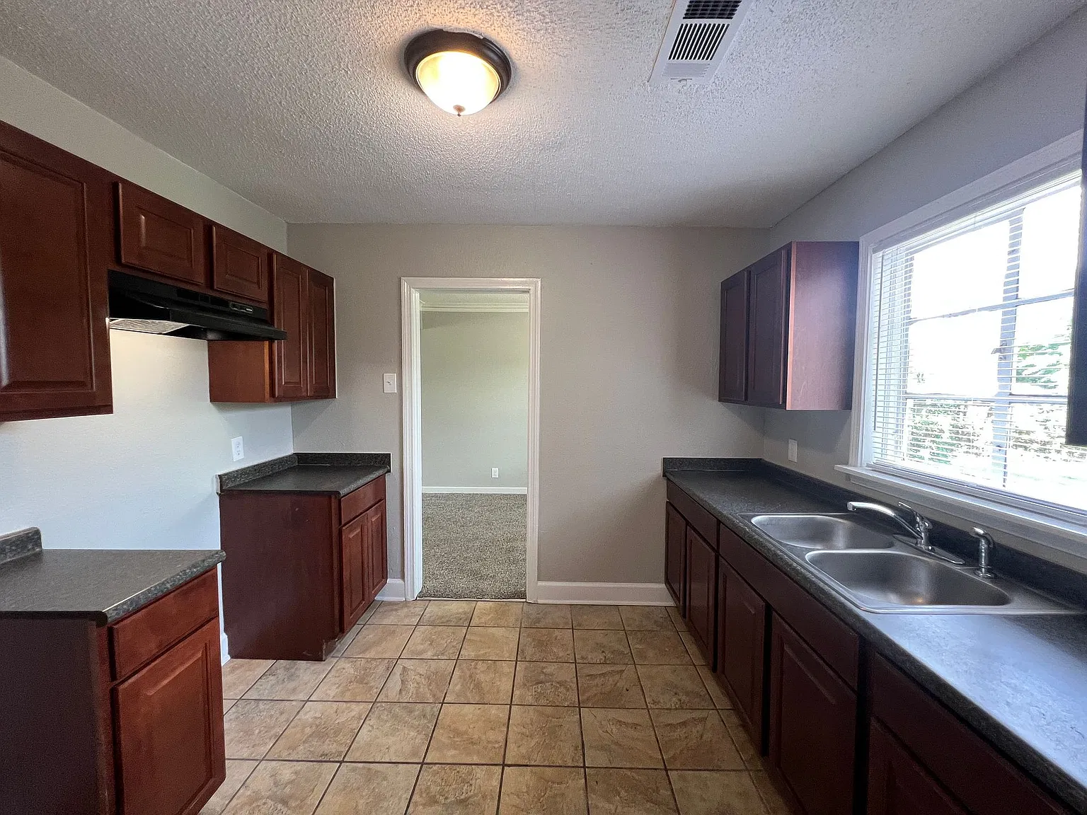 3173 Jade Ln — Photo 4