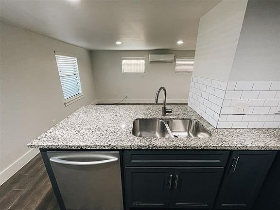 5th image of 5001 Pease St #C