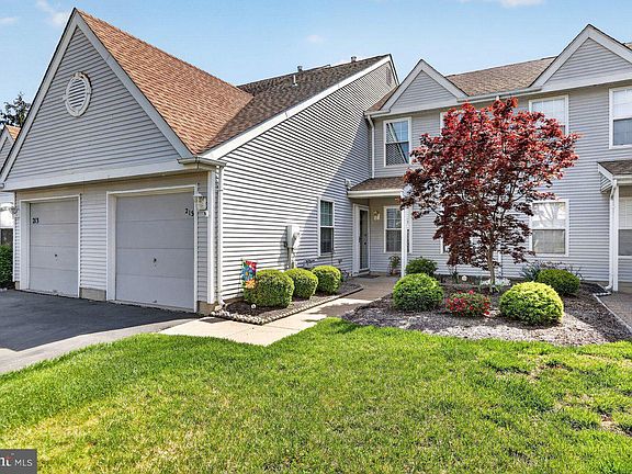 2nd image of 215 Birch Hollow Dr