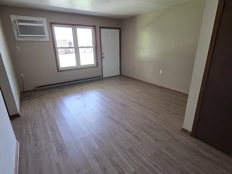 816 Main St #6 — Photo 5
