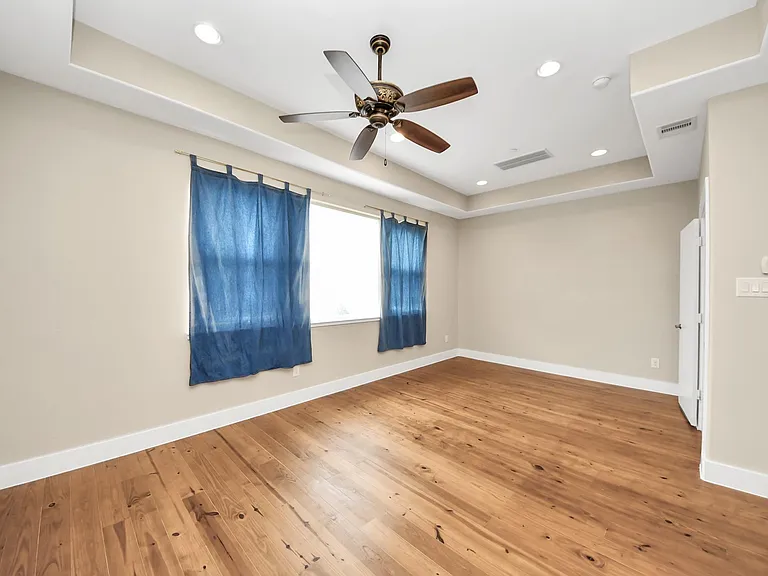 1807 W Webster St — Photo 15