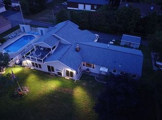 8 Lighthouse Beach Rd, Hilton, NY 14468