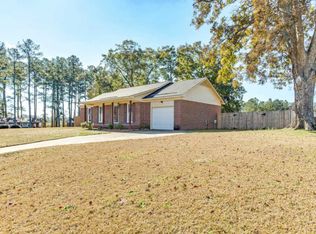 101 Ridge Manor Dr, Raeford, NC 28376