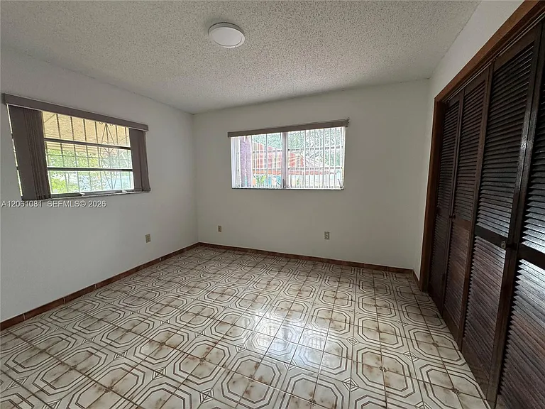 2524 SW 6th St — Photo 22