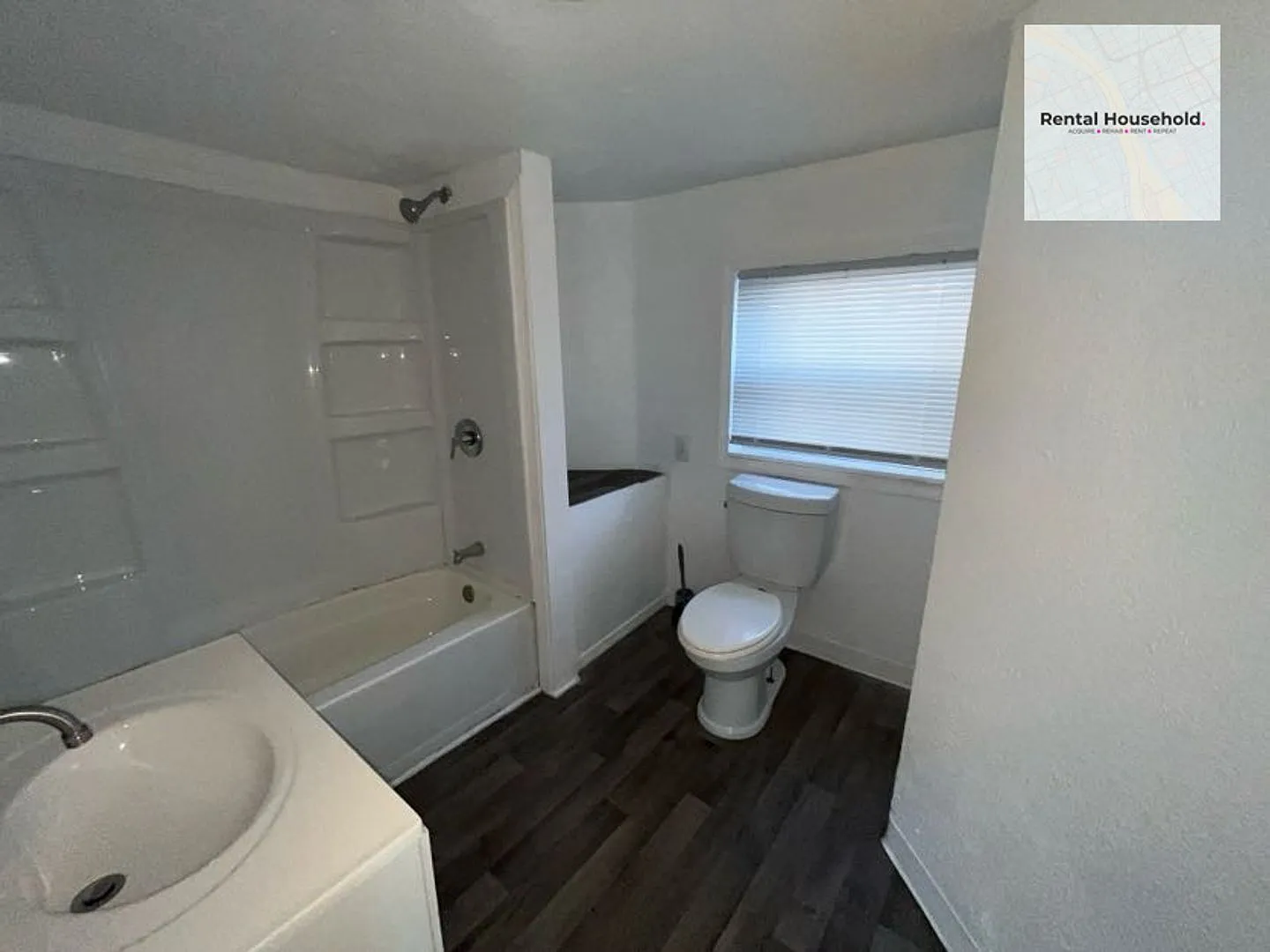 Adorable & Spacious 3 Bedroom Property-Toledo Ohio — Photo 4